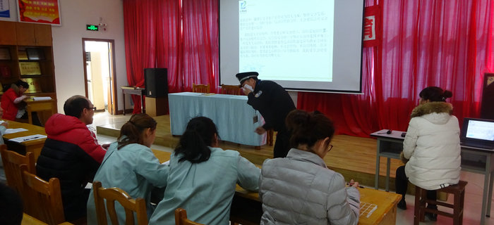 劉潭服裝召開新入職員工培訓(xùn)會議，做好安全生產(chǎn)宣傳工作