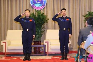 第二個中國航天日，劉潭服裝為您揭秘航天服裝