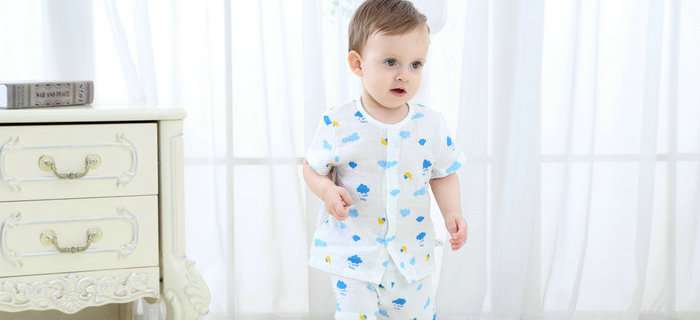 劉潭服裝：春天到了，媽媽們該怎么幫寶寶們穿衣服呢？